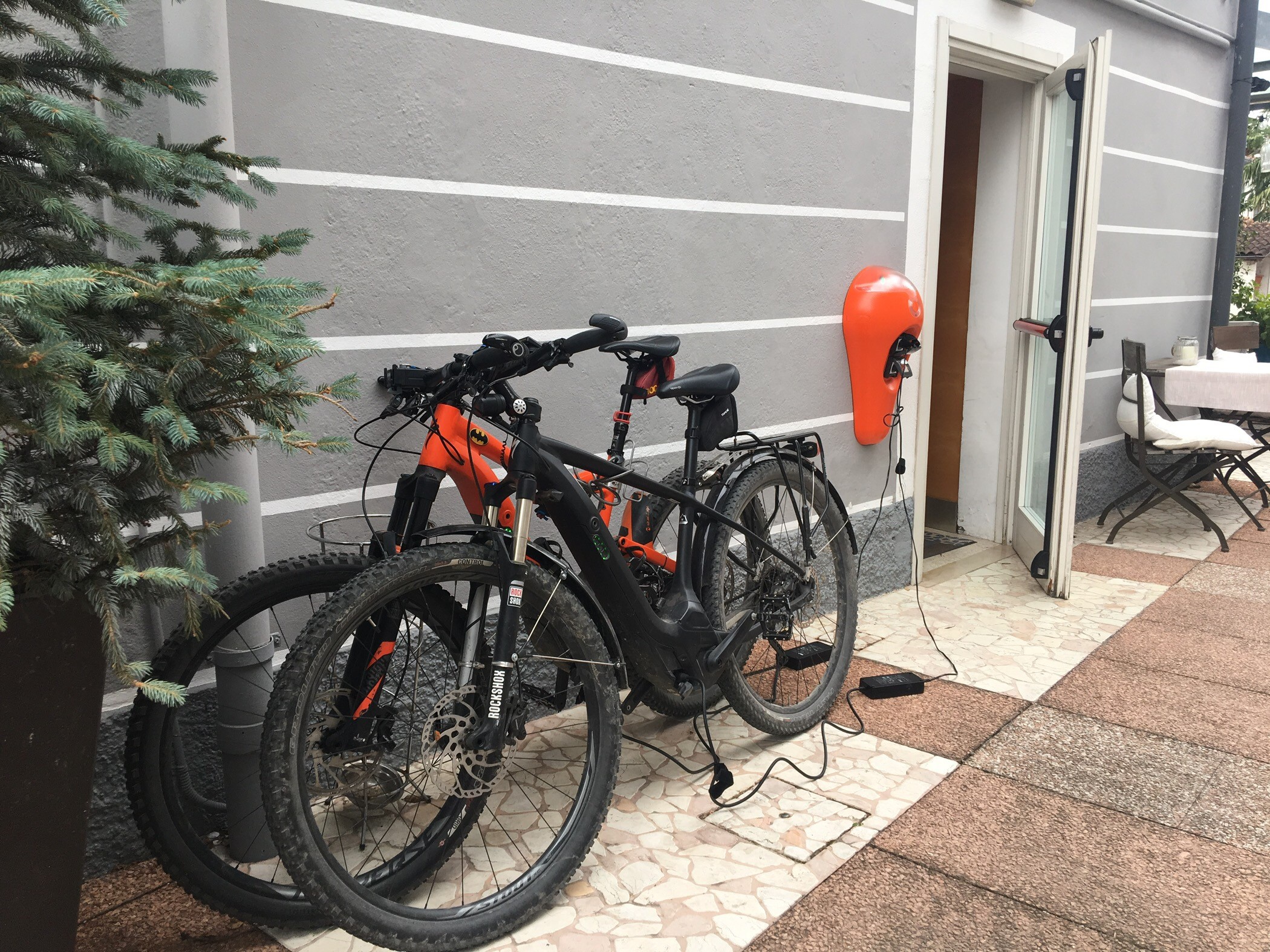 ricarica ebike in hotel repower bitta